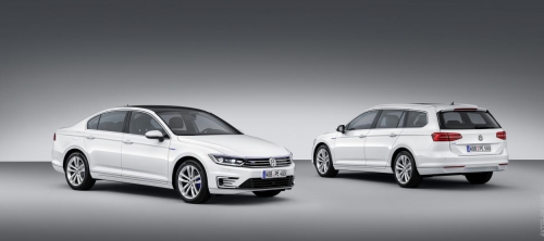 Volkswagen представил в Париже гибридную модификацию автомодели Passat/2015