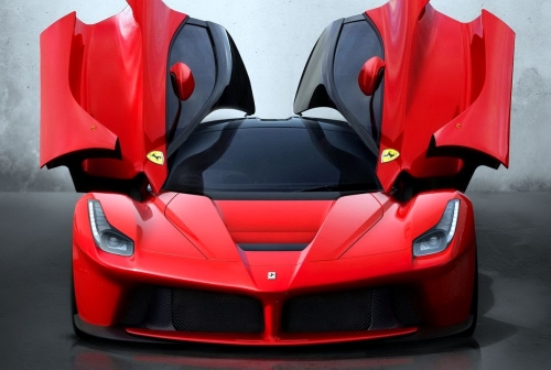 Ferrari смогла продать все экземпляры своей новинки до объявления информации о внешности автомобиля