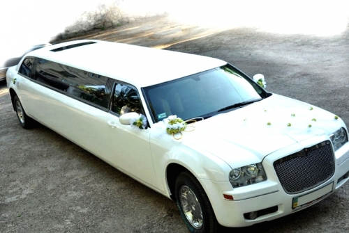 Как выбрать и где арендовать автомобиль на свадьбу? 