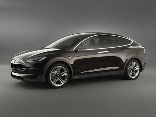 Этим летом стартует продажа нового кроссовера от Tesla Model X с электрическим двигателем