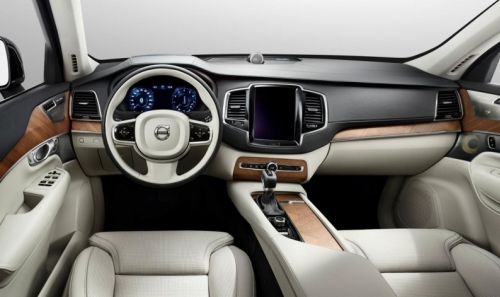 Компания Volvo "похвасталась" интерьером XC90 второго поколения