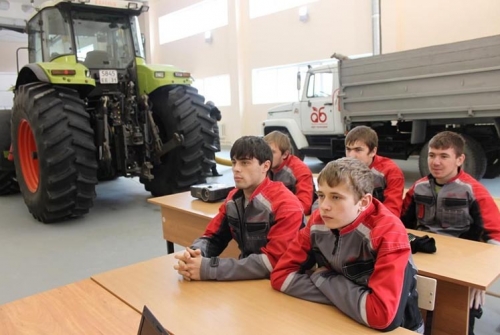 Как выбрать школу для обучения на трактор